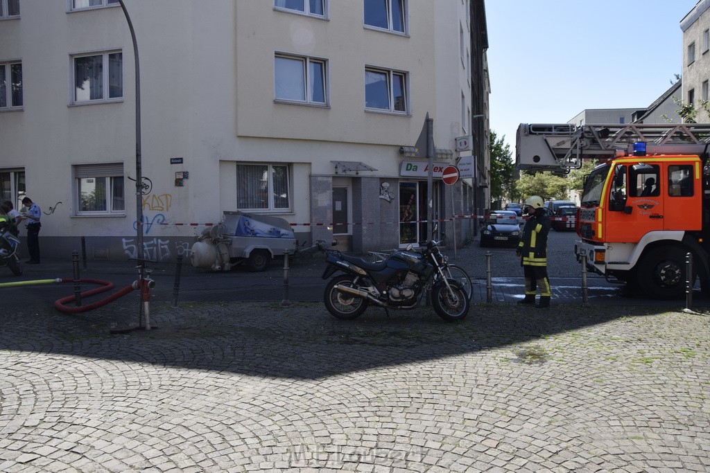 Explo Feuer 2 Koeln Kalk Hoefestr P021.JPG - Miklos Laubert